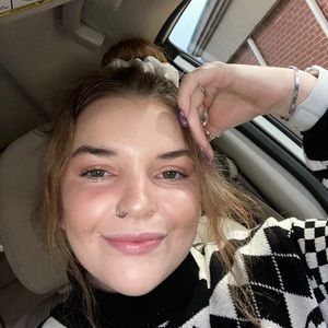 Meet your Posher, Lexi